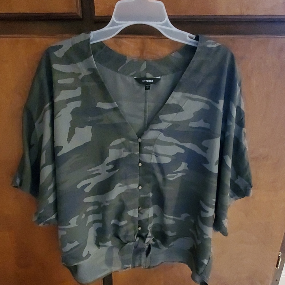 Medium Express army top